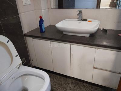 Bathroom Image of 1980 Sq.ft 3 BHK Builder Floor for rent in East Of Kailash New Delhi for Rs. 110000