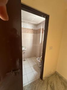 Bathroom Image of 1645 Sq.ft 3.5 BHK Apartment / Flat for sale in Anukampa Hanging Garden, Bhankrota Jaipur for Rs. 4200000