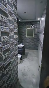 Bathroom Image of 660 Sq.ft 1 BHK Builder Floor for rent in Hari Nagar New Delhi for Rs. 18000