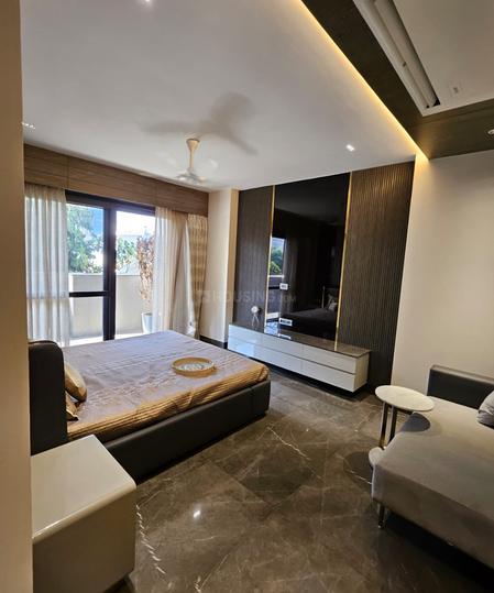 DLF Capital Greens Main Image 1