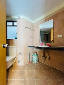 Bathroom Image of 2800 Sq.ft 4 BHK Duplex for sale in Gera Greens Ville Sky Villas, Kharadi Pune for Rs. 44000000