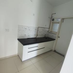 Kitchen Image of 950 Sq.ft 1.5 BHK Apartment / Flat for sale in Amanora Gold Towers, Hadapsar Pune for Rs. 11000000
