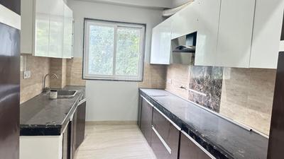 Kitchen Image of 1750 Sq.ft 3 BHK Builder Floor for rent in SS Mayfield Garden, Mayfield Garden Gurgaon for Rs. 48000