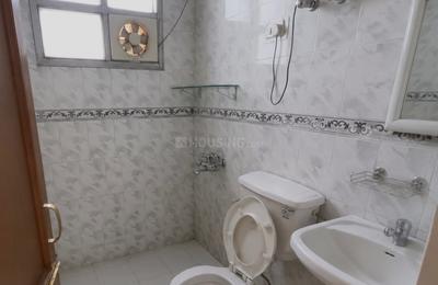 Bathroom Image of 700 Sq.ft 2 BHK Apartment / Flat for sale in Kasumpti Shimla for Rs. 5500000