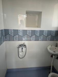 Bathroom Image of 250 Sq.ft 1 RK Apartment / Flat for rent in New Friends Colony New Delhi for Rs. 22000