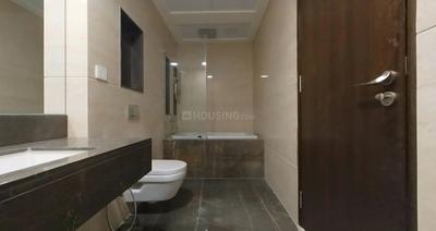Bathroom Image of 2200 Sq.ft 3 BHK Apartment / Flat for rent in Lokhandwala Minerva, Worli Mumbai for Rs. 355000