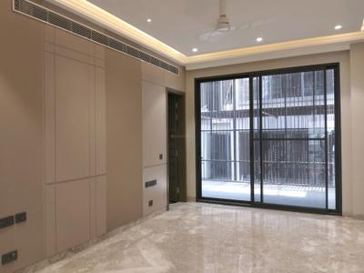 Bedroom Image of 8100 Sq.ft 4 BHK Builder Floor for sale in Model Town New Delhi for Rs. 110000000