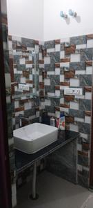 Bathroom Image of 990 Sq.ft 2 BHK Builder Floor for rent in Chakeri Kanpur for Rs. 7500