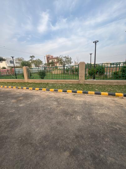 M block sector 83 Main Image 1