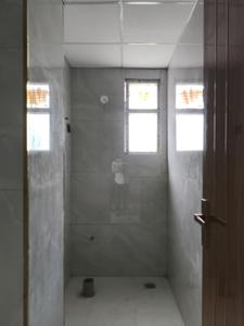 Common Bathroom Image of 1450 Sq.ft 3 BHK Apartment / Flat for sale in Noida Extension Greater Noida for Rs. 5505000