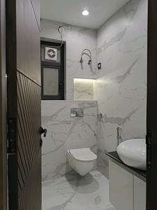 Common Bathroom Image of 1650 Sq.ft 4 BHK Apartment / Flat for sale in Indirapuram Ghaziabad for Rs. 18500000