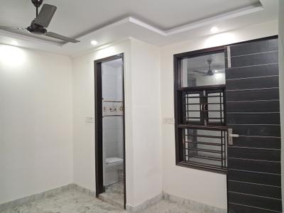 Bedroom Image of 900 Sq.ft 3 BHK Builder Floor for rent in Bali Nagar New Delhi for Rs. 35000