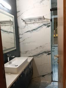 Bathroom Image of 1800 Sq.ft 3 BHK Builder Floor for sale in East Of Kailash New Delhi for Rs. 53000000