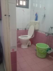 Bathroom Image of 1000 Sq.ft 2 BHK Apartment / Flat for rent in Velachery Chennai for Rs. 35000