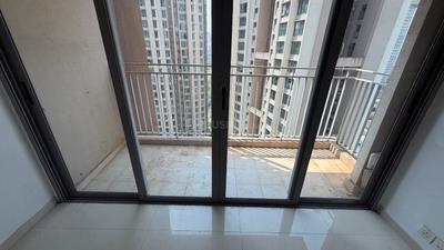 Balcony Image of 1560 Sq.ft 3 BHK Apartment / Flat for sale in Kalpataru Sunrise D, Thane West Thane for Rs. 25000000