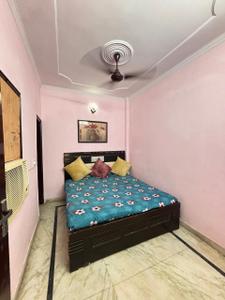Bedroom Image of 420 Sq.ft 1 BHK Builder Floor for rent in Sector 24 Rohini New Delhi for Rs. 13000