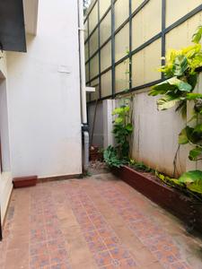 Living Room Image of 4200 Sq.ft 4 BHK Independent House for rent in Sanjaynagar Bengaluru for Rs. 300000