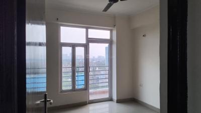 Bedroom Image of 949 Sq.ft 2 BHK Apartment / Flat for rent in Gardenia Glory, Sector 46 Noida for Rs. 30000