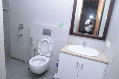 Bathroom Image of 3500 Sq.ft 4 BHK Villa for rent in Meridian The Sovereign, Panangad Kochi for Rs. 75000