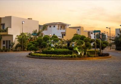Image of 1450 Sq.ft 3 BHK Villa for sale in Paramount Golfforeste Villas, Surajpur, Greater Noida for Rs. 15000000