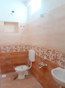 Bathroom Image of 800 Sq.ft 2 BHK Independent House for sale in Kovur Chennai for Rs. 7000000