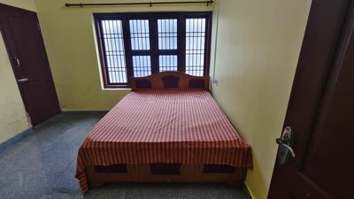 Bedroom Image of 1000 Sq.ft 2 BHK Builder Floor for rent in Payyambalam Kannur for Rs. 20000