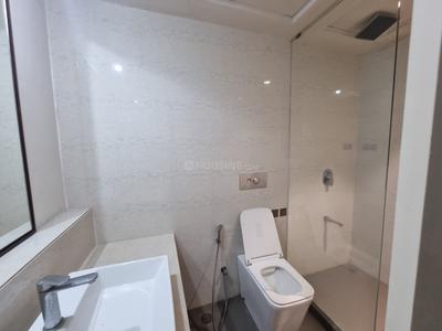 Bathroom Image of 4056 Sq.ft 4 BHK Apartment / Flat for sale in Ambuja Utalika Luxury, Mukundapur Kolkata for Rs. 62500000
