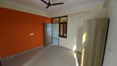 Bedroom Image of 372 Sq.ft 1 RK Apartment / Flat for rent in Sector 72 Noida for Rs. 12599