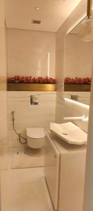 Bathroom Image of 2100 Sq.ft 4 BHK Apartment / Flat for sale in Mahalakshmi Mumbai for Rs. 139900000