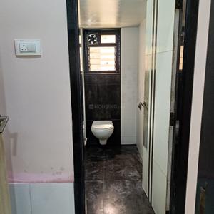 Bathroom Image of 700 Sq.ft 2 BHK Apartment / Flat for rent in Dahisar West Mumbai for Rs. 50000