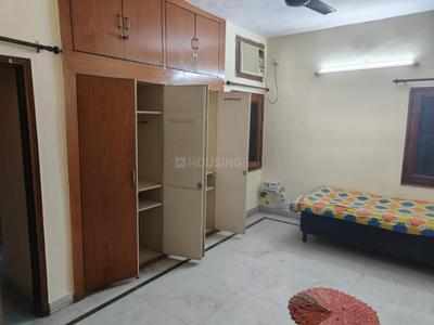 Bedroom Image of 1800 Sq.ft 3 BHK Apartment / Flat for rent in Gangotri Enclave , Alaknanda New Delhi for Rs. 75000