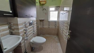 Bathroom Image of 1860 Sq.ft 3 BHK Apartment / Flat for rent in Main Road Ranchi for Rs. 35000