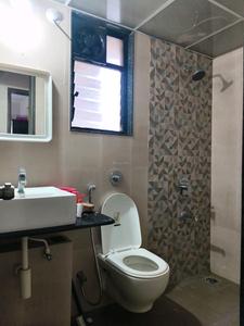 Common Bathroom Image of 990 Sq.ft 2 BHK Apartment / Flat for sale in Kohinoor Coral, Hinjawadi Phase 3 Pune for Rs. 8700000