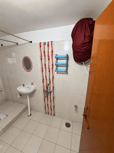 Bathroom Image of 1200 Sq.ft 2 BHK Apartment / Flat for rent in Namkum Ranchi for Rs. 12000