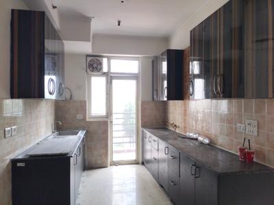 Kitchen Image of 1350 Sq.ft 3 BHK Apartment / Flat for rent in Gardenia Glory, Sector 46 Noida for Rs. 31000
