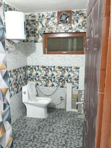 Bathroom Image of 1102 Sq.ft 2 BHK Apartment / Flat for sale in Gomti Nagar Lucknow for Rs. 6500000