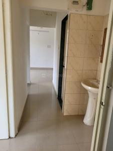Bathroom Image of 850 Sq.ft 2 BHK Apartment / Flat for rent in Chinchwad Pune for Rs. 22500