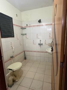 Bathroom Image of 1450 Sq.ft 3 BHK Apartment / Flat for rent in Koritepadu Guntur for Rs. 17000