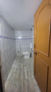 Bathroom Image of 850 Sq.ft 3 BHK Builder Floor for rent in Ganpathi Nagar Varanasi for Rs. 12000