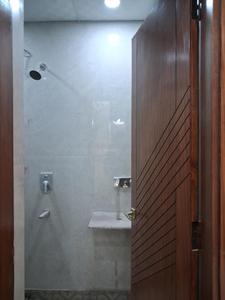 Common Bathroom Image of 1000 Sq.ft 2 BHK Apartment / Flat for sale in Networth Pride 2, Sector 73 Noida for Rs. 4100000