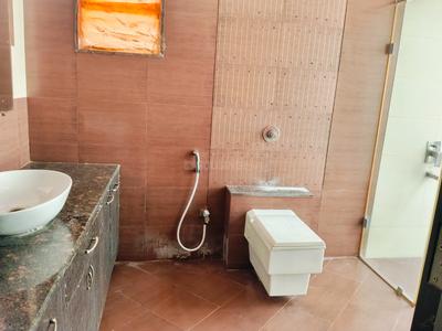 Bathroom Image of 4500 Sq.ft 4.5 BHK Villa for rent in Kolte Patil Green Groves Villa, Upper Kharadi Pune for Rs. 80000