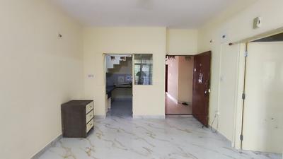 Living Room Image of 550 Sq.ft 1 BHK Apartment / Flat for rent in Hebbal Bengaluru for Rs. 16000