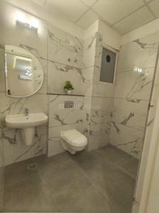 Bathroom Image of 1450 Sq.ft 3 BHK Apartment / Flat for sale in Urban Nest The Zirk, Nabha Zirakpur for Rs. 7700000