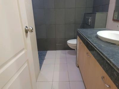 Bedroom Two Image of 1800 Sq.ft 3 BHK Apartment / Flat for rent in Raheja Vedaanta, Sector 108 Gurgaon for Rs. 35000