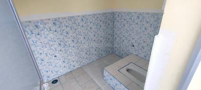 Bathroom Image of 1292 Sq.ft 1 BHK Apartment / Flat for rent in Bhartiya Nagar Bilaspur for Rs. 5500