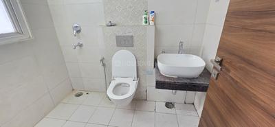 Bathroom Image of 1085 Sq.ft 2 BHK Apartment / Flat for rent in ACE Parkway, Sector 150 Noida for Rs. 45000
