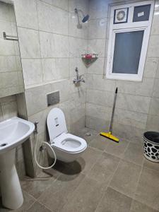 Bathroom Image of 2190 Sq.ft 3 BHK Apartment / Flat for rent in ACE Parkway, Sector 150 Noida for Rs. 59000