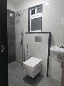 Common Bathroom Image of 2500 Sq.ft 4 BHK Apartment / Flat for sale in Khar West Mumbai for Rs. 136500000