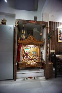 Hall Image of 4050 Sq.ft 5 BHK Independent House for sale in Nirnay Nagar Ahmedabad for Rs. 24500000