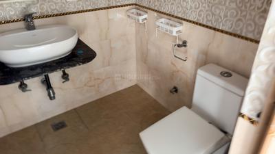 Image of 2200 Sq.ft 4 BHK Apartment / Flat for sale in Meera Bai Apartments, Sector 5 Dwarka, New Delhi for Rs. 27500000